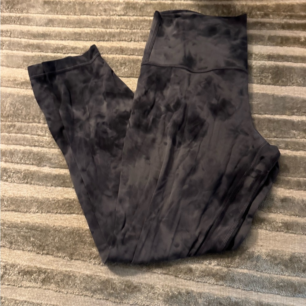 Lululemon tye dye leggings!!!! Such a fun pattern (not made anymore)